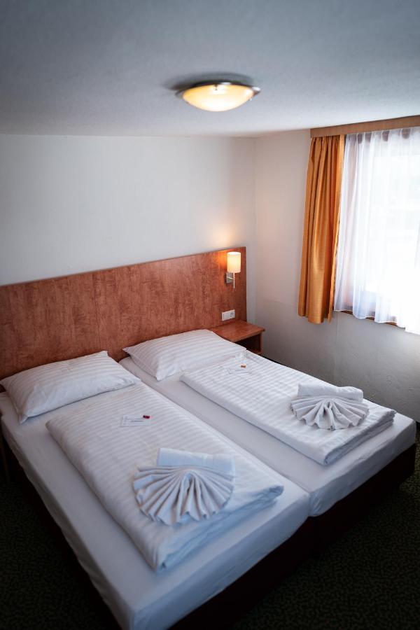 Hotel Tauernpasshoehe 上陶恩 外观 照片